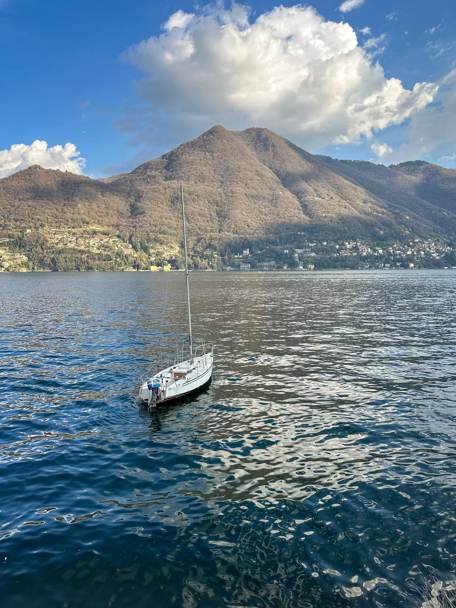 boat on lake como