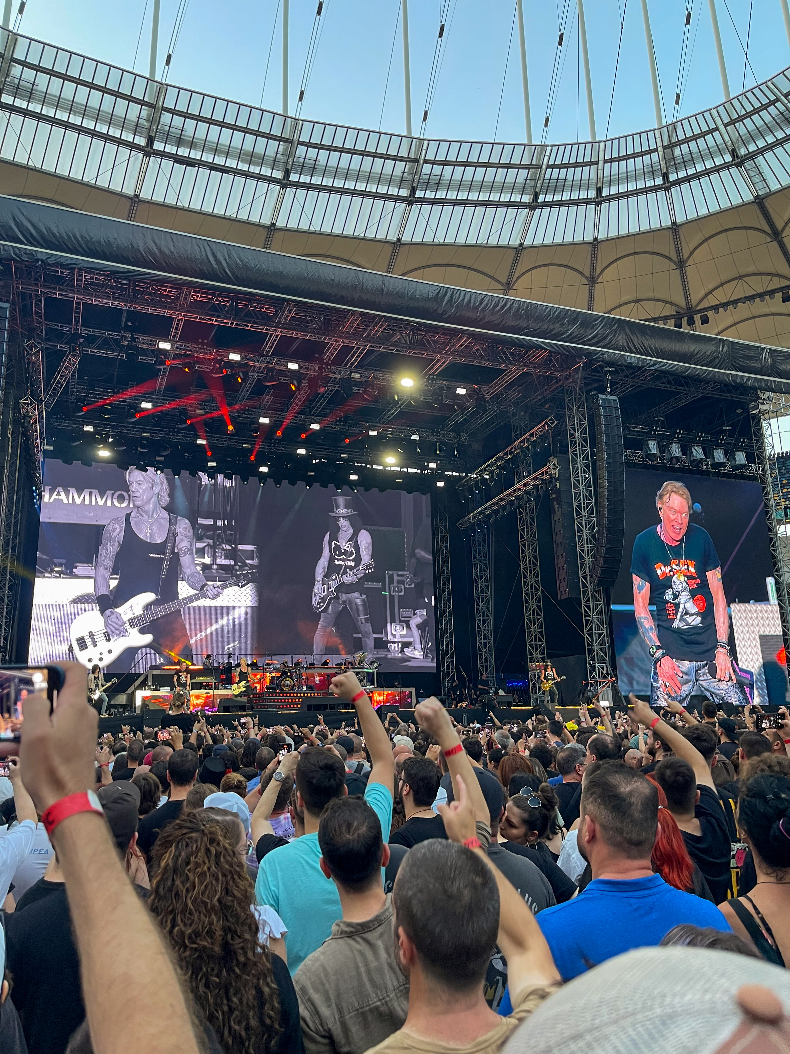 guns &#39;n roses concert view from the stage