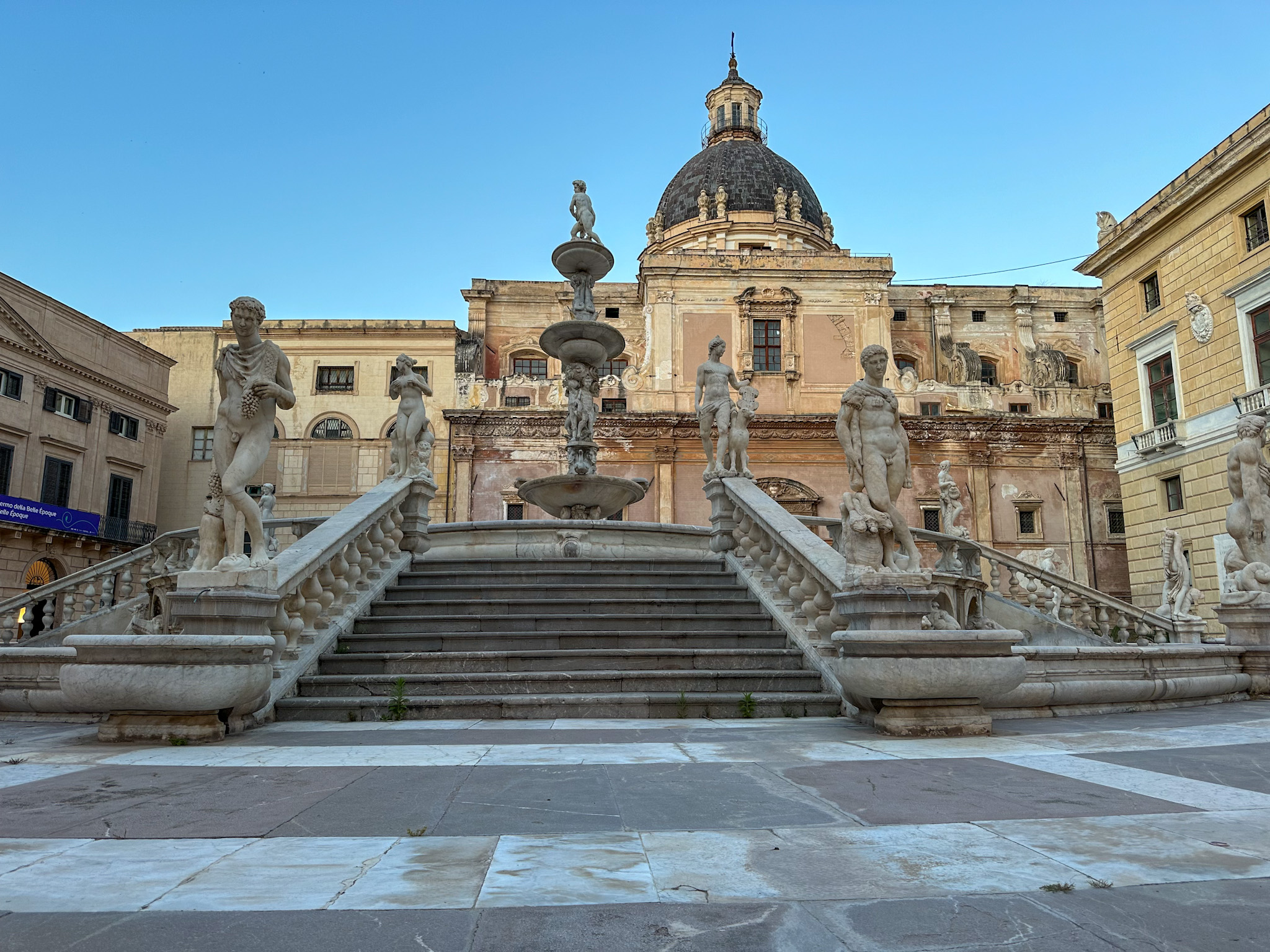 the praetorian fountain in palermo